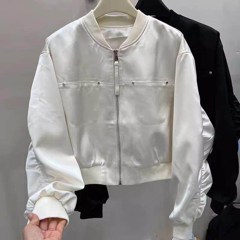 欧货宽松休闲缎面短款外套女百搭春季新款米白色夹克时尚棒球服潮