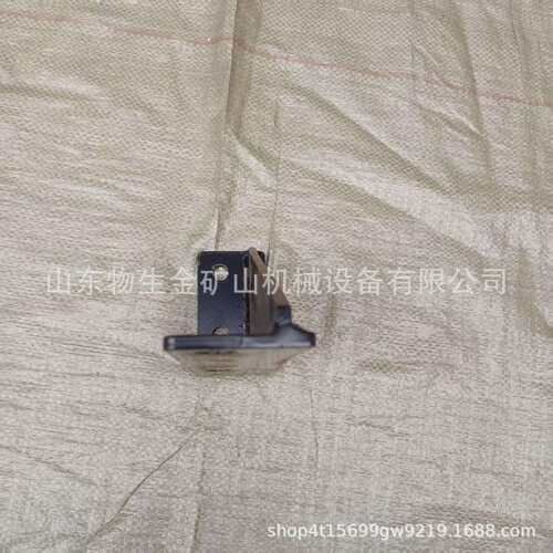 三一SKT90S 95S排气管支撑架14353126三一宽体配件大全自卸车配件