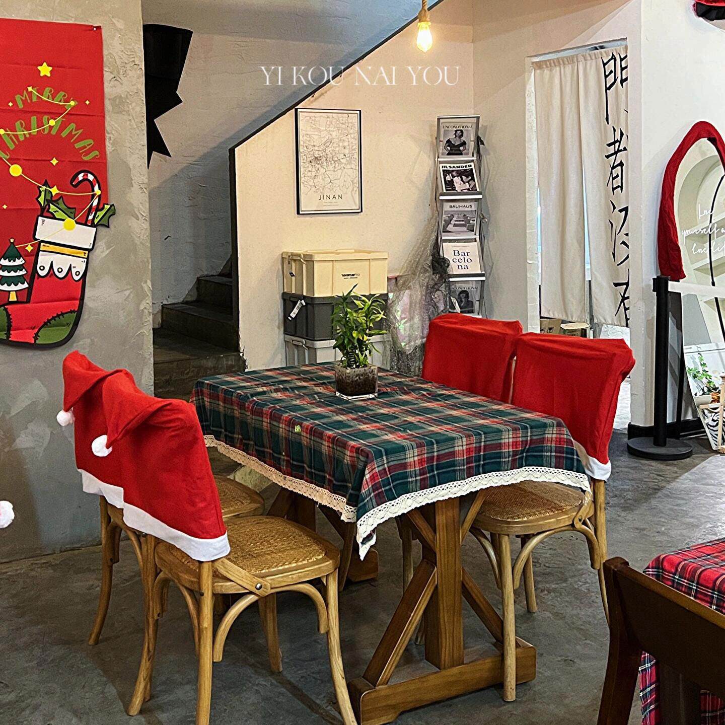 圣诞椅子装饰场景布置圣诞桌布餐厅门店氛围咖啡店奶茶甜品店酒吧