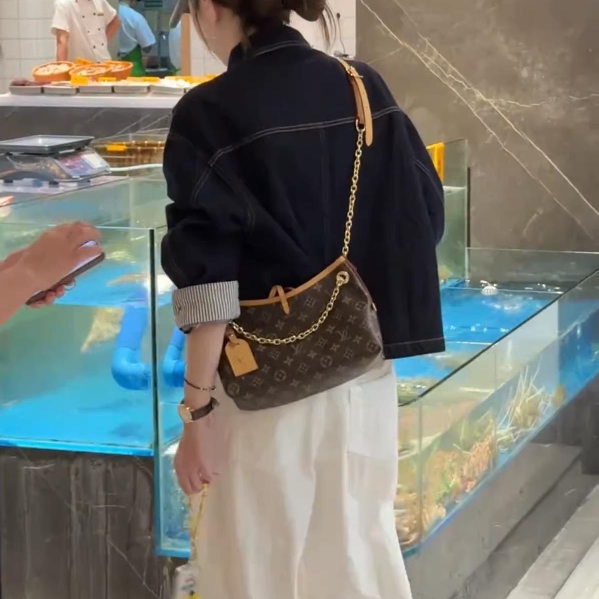 香港TIMO短款巨好看牛仔外套女春装爆款韩版宽松显瘦小个子上衣图片