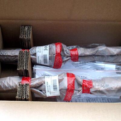 库存转让THK滚珠丝杆DIK2505E-6RRG0+466LC1