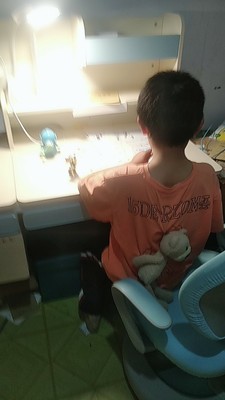 真相曝料爱果乐儿童学习桌怎么样?用后两周彻底后悔了是吗?