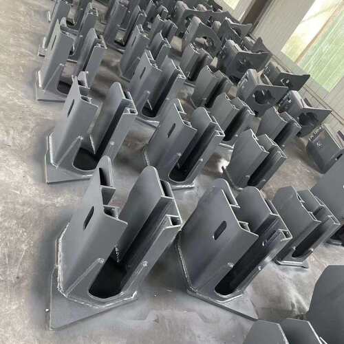 现货供应龙工LG挖掘机6490 6065 6550 6285引导轮前叉 护链器 架
