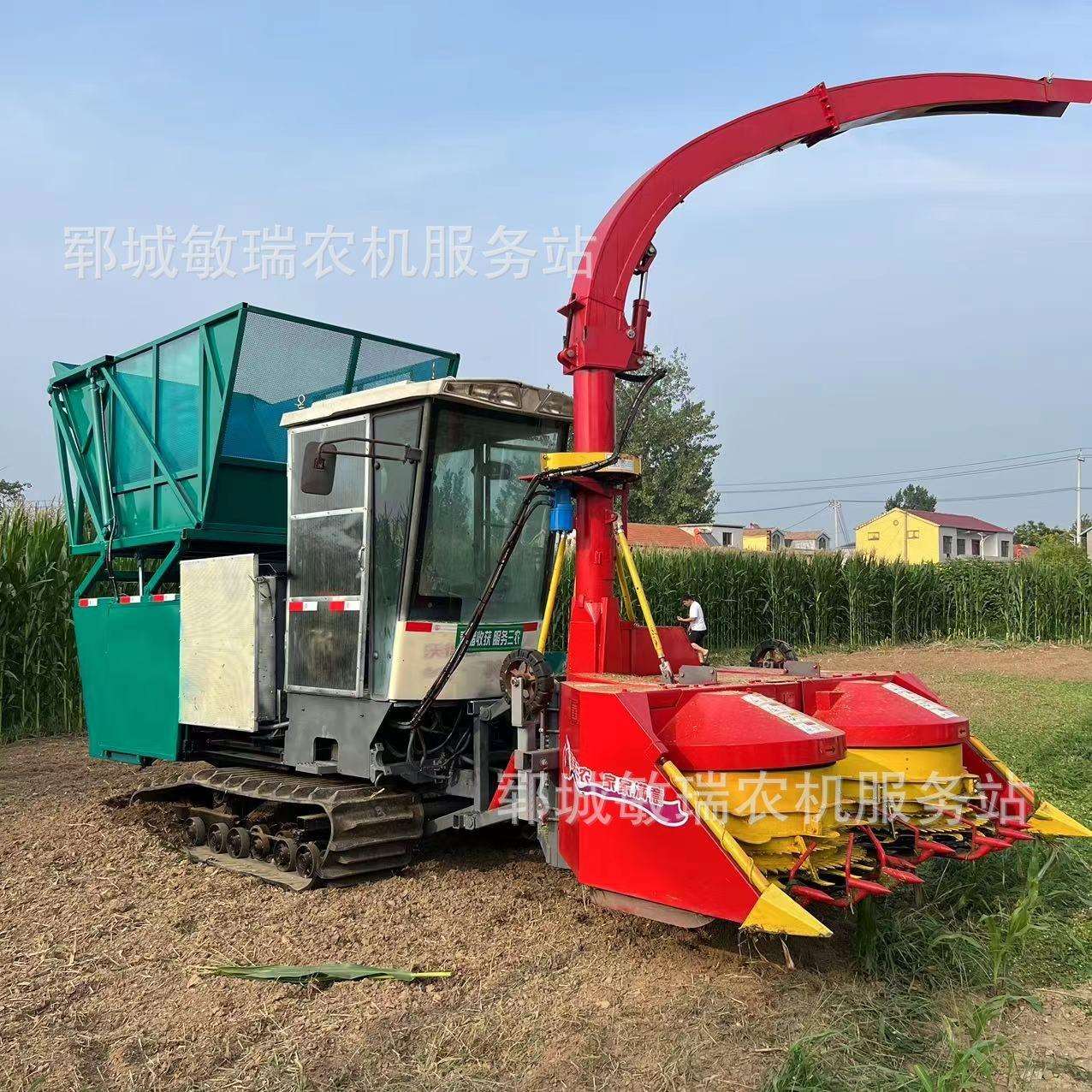 大型驾驶室款收割耕地秸秆粉碎机全自动高速履带转盘青储机