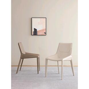 奶油风餐椅家用设计师凳子现代简约意式极简歺餐桌马鞍皮椅子轻奢