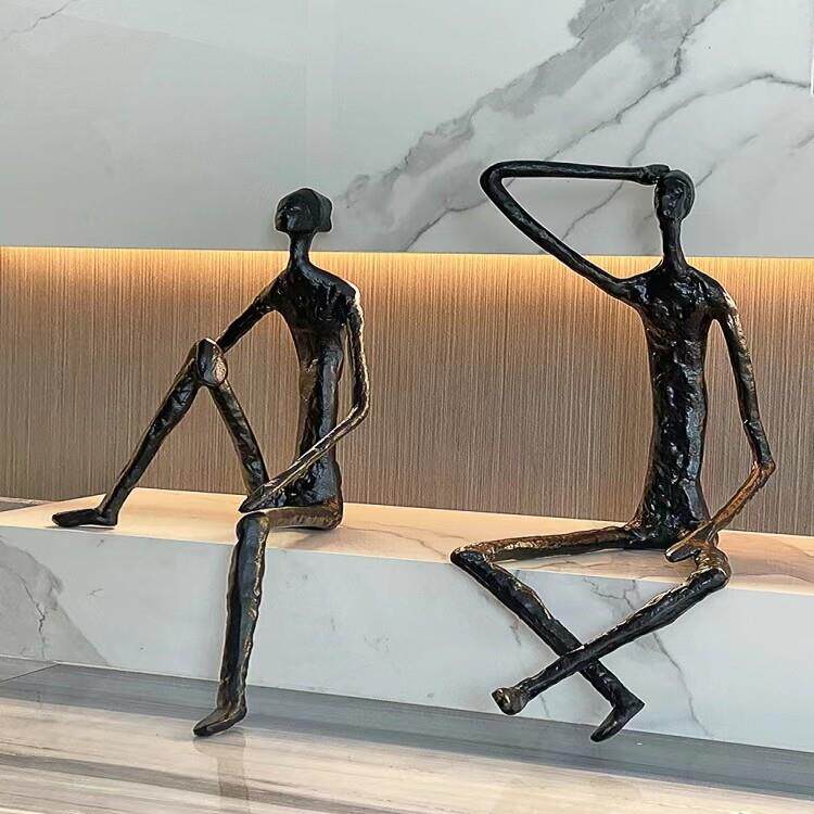 抽象极简铸铁黑人雕塑吊脚坐姿人物摆件客厅电视柜玄关家居艺术品