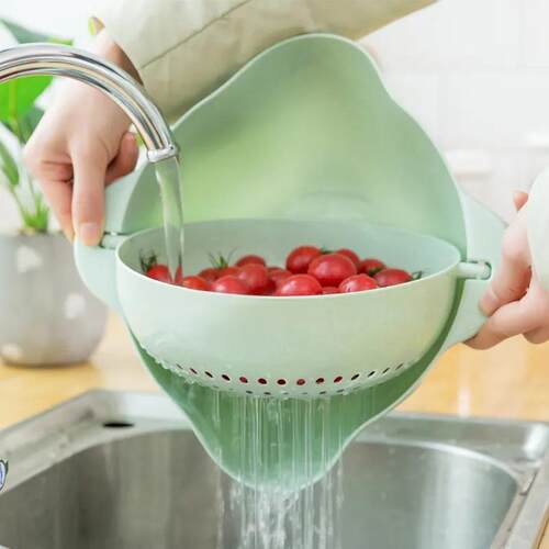 Double-layer hollow plastic vegetable washing basin with han