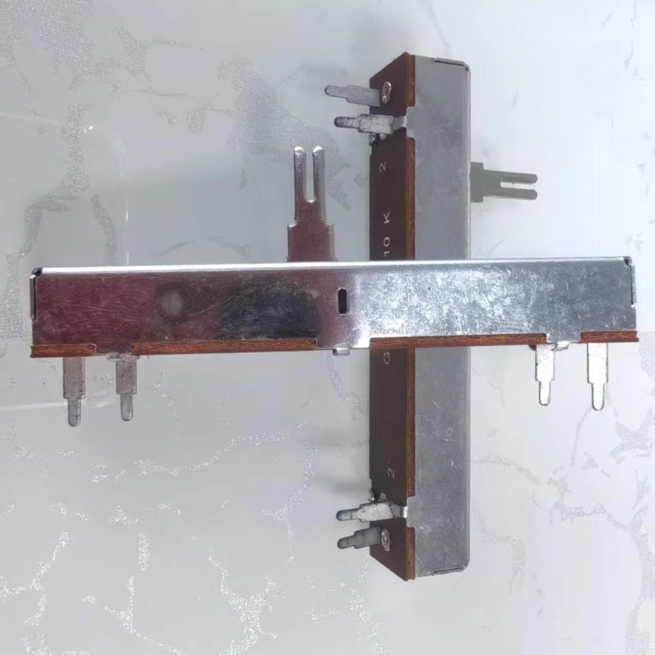 吸尘器直滑式电位器行程电位器双联碳膜调音台推子电位器价格优惠