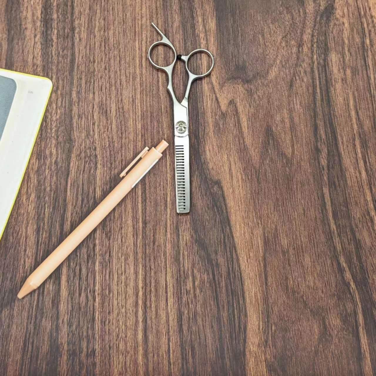 儿童理发剪刀专业刘海打薄牙剪自己剪头发刘海神器家用美发刀套装