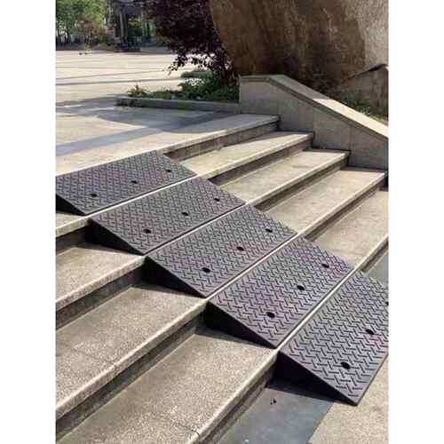路沿坡橡胶垫马路牙子门槛台阶斜坡垫电车汽车爬坡三角橡塑斜坡板