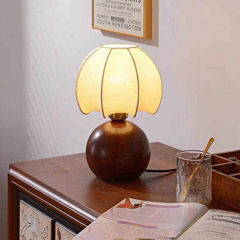 中式田园复古花纹台灯卧室床头柜新款中古装饰灯高