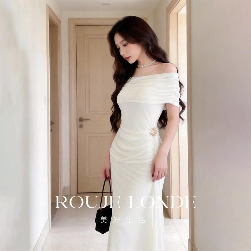 ROUJE LONDE御姐穿搭一字肩掐腰白色连衣裙女高级感包臀鱼尾长裙