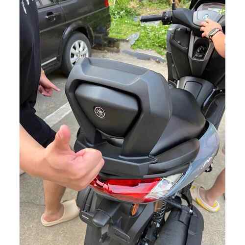 适用于 于山叶兴鹰125 2016-2025NMAX155改装铝合金哑黑后靠背靠 - 封面