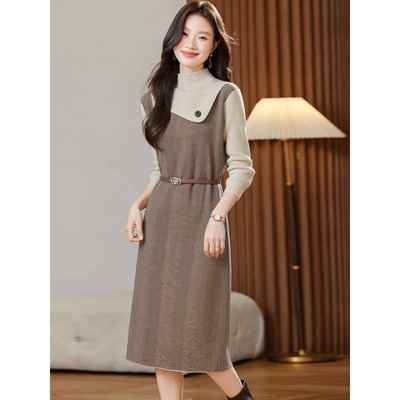 毛衣裙女款秋冬2025新款高级感爆款中长款配大衣的内搭针织连衣裙