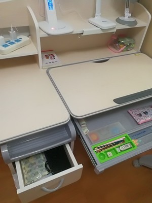 中沪爱童儿童书桌怎么样?用后一个月告诉大家内幕!