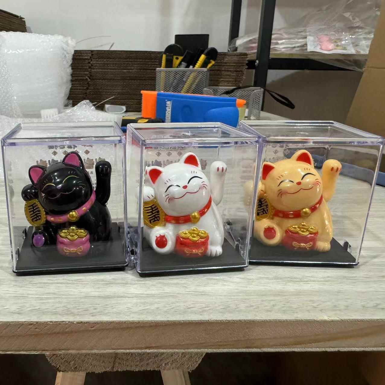 2寸迷你太阳收公能招财猫桌办面迷你招财银前台摆件汽车装饰年货图片