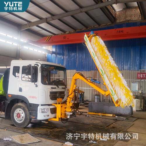 城市道路护栏清洗机工地架连接式隔音板围挡清洗车道路两侧清洗机