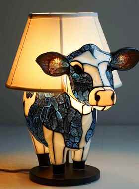 跨境奶牛台灯摆件动物灯装饰品设计家居庭院桌摆USB插头装饰品