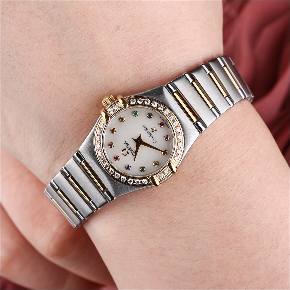 先鉴后发[9.5新]欧米茄星座系列石英女表1367.79.00彩虹女神腕表