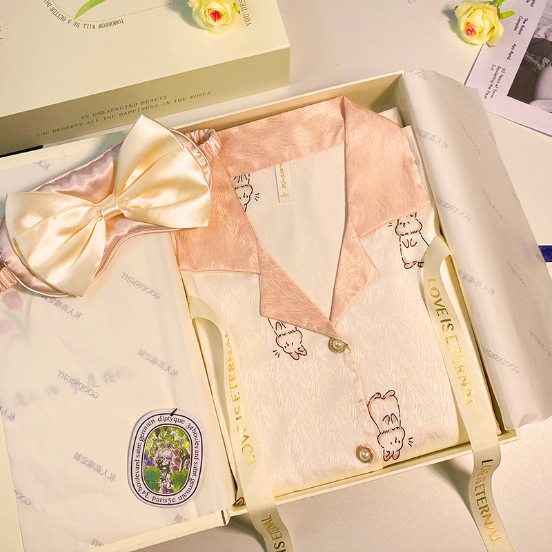生日礼物送老婆女生实用的闺蜜小众高级感女孩子给女朋友睡衣礼盒