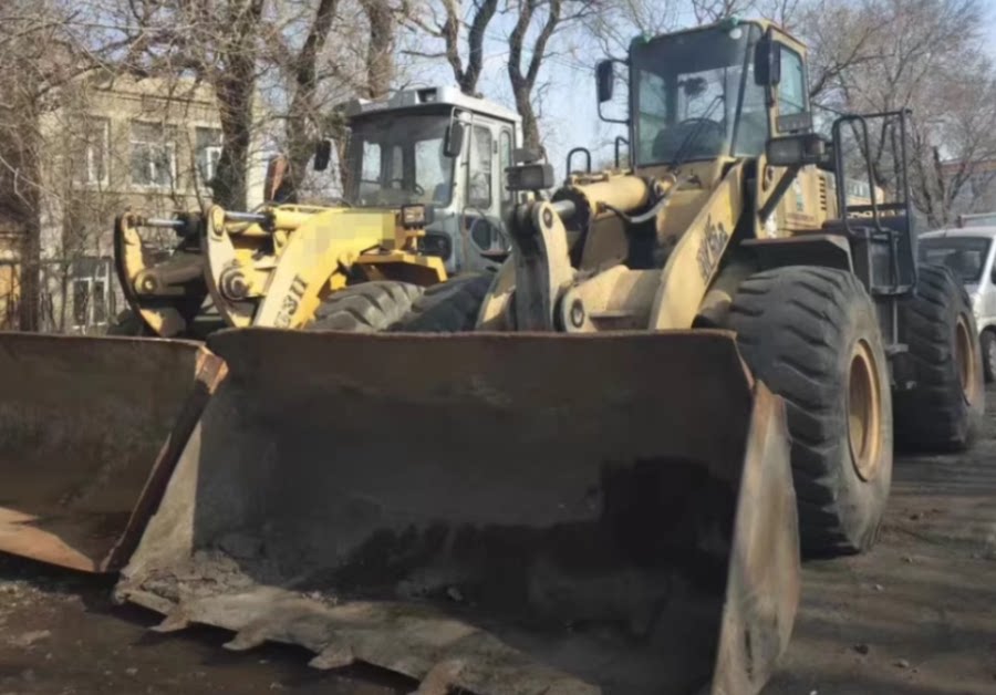 3月23日呼伦贝尔资产处置工程机械设备50装载机两台打包处置网络拍卖公告