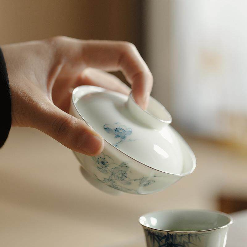 束刻釉下彩手绘青花盖碗手工陶瓷超薄胎泡茶碗茶杯描金盖碗不烫手
