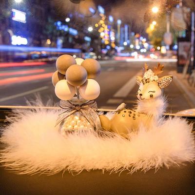 高档42一路车平安鹿汽摆件02新款小车装饰品车内香水车载中控台香