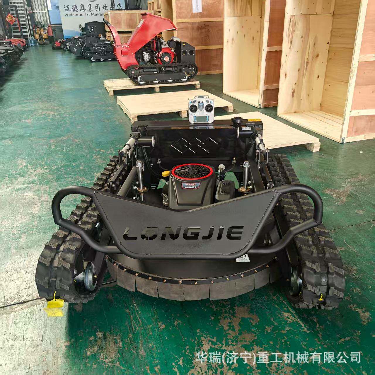履带式小型遥控割草机四驱大马力果园树林履带除草机油电割草机