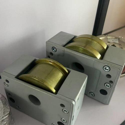 双轮缘行走轮箱 电动驱动智能车轮组 堆垛机驱动轮箱