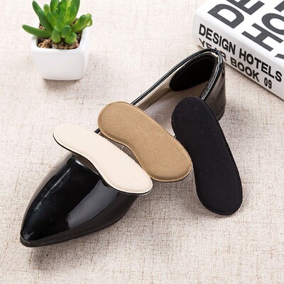 Heel grips to prevent slipping and rubbing, shoe size reduce