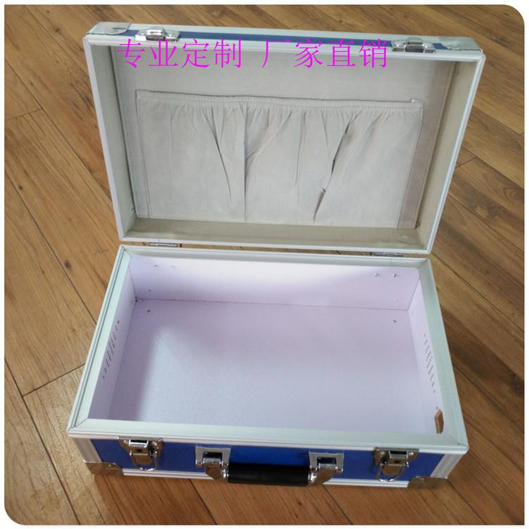 铝箱厂供应铝合金教学仪器箱四周设有操作板安装支撑条散热孔