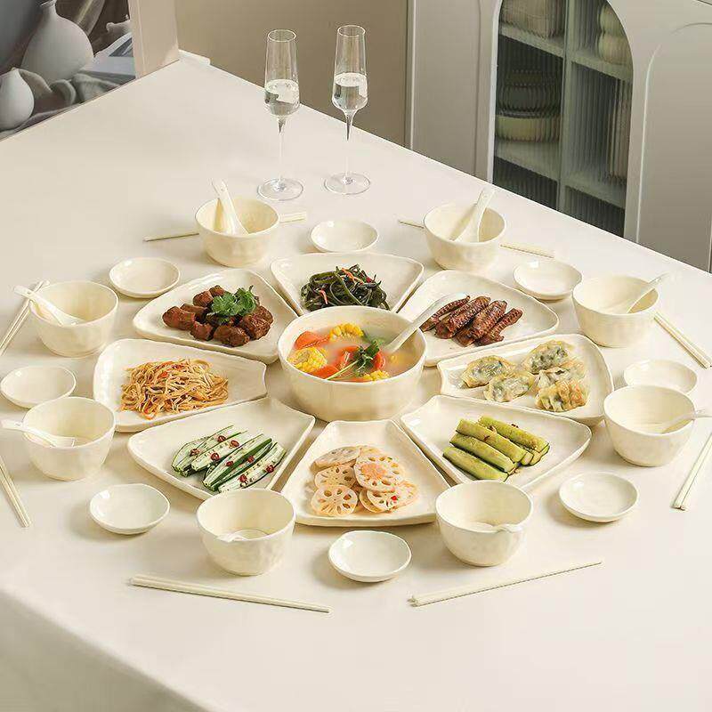 奶油风陶瓷拼盘套装餐具圆桌盘子碗组合家用北欧餐盘团圆饭碗盘