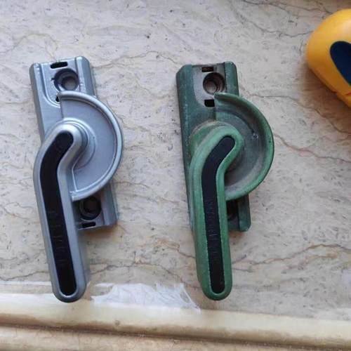 月牙锁窗锁扣推拉门门窗扣配件韩式铝合金移门钩锁老式窗户锁塑钢