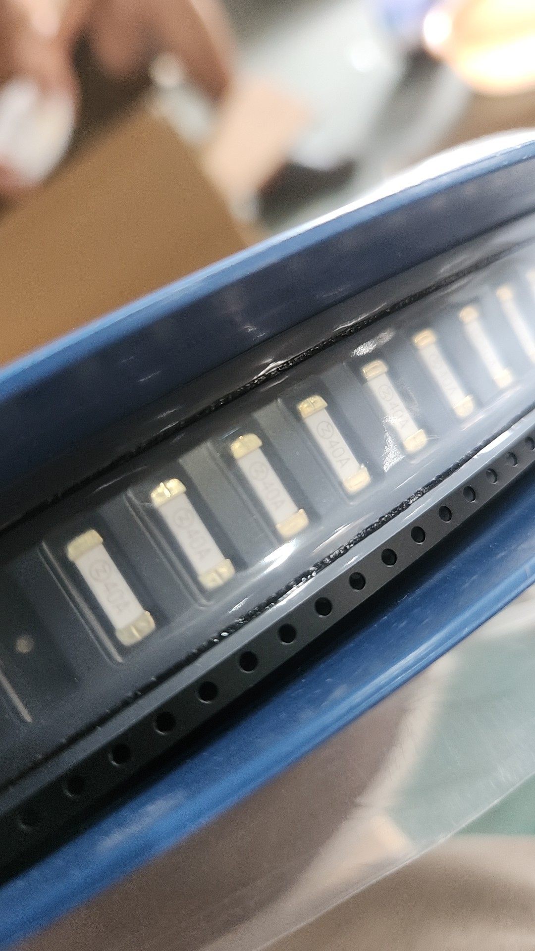 R1032.2400 贴片式保险丝 40A 250V REO