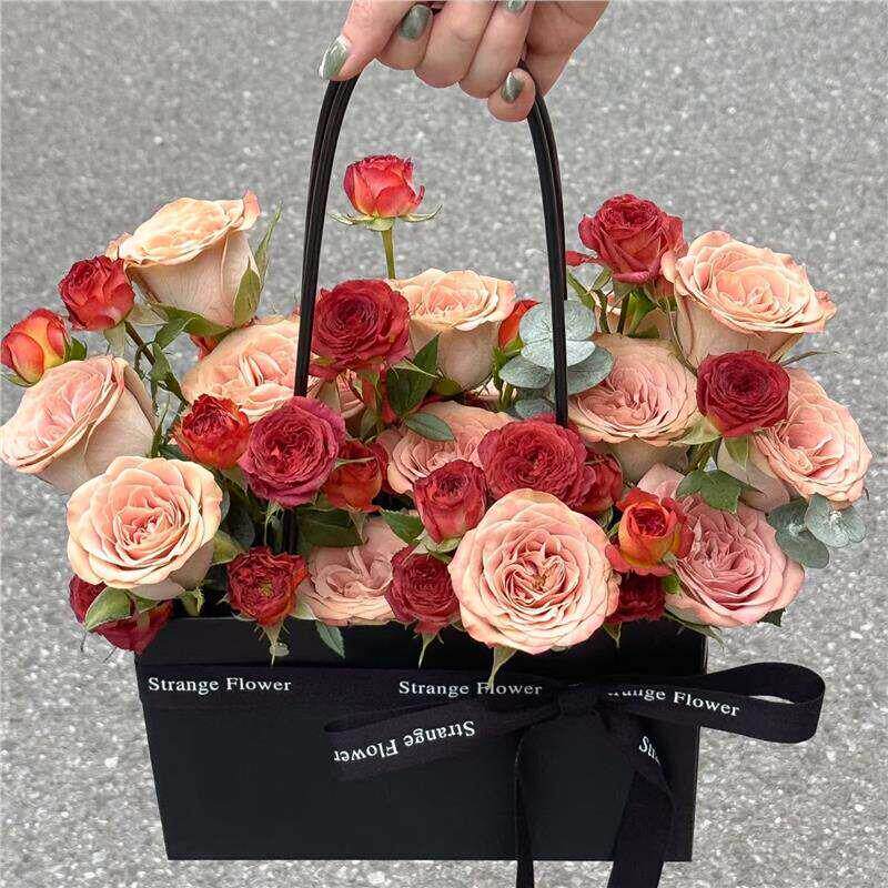 [节日礼品]手提礼袋花束彷真玫瑰香皂花高级感永生花束送朋友礼物