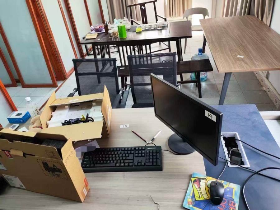 1月12日三亚格力空调两台、电脑主机配套10台、笔记本电脑两个等一批办公设备网络拍卖公告