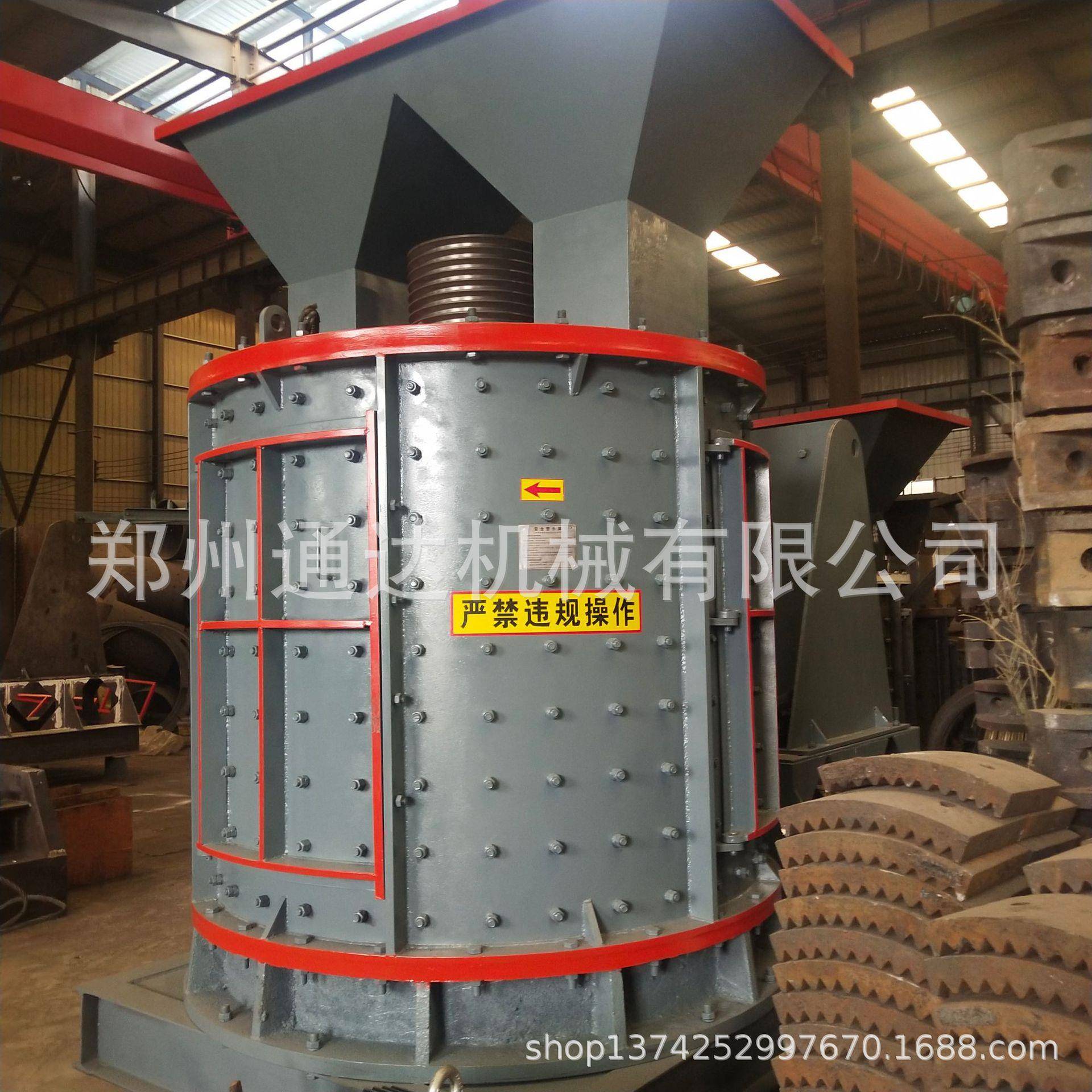 石灰石河卵石制砂机碎石机2000型板锤数控磨沙机