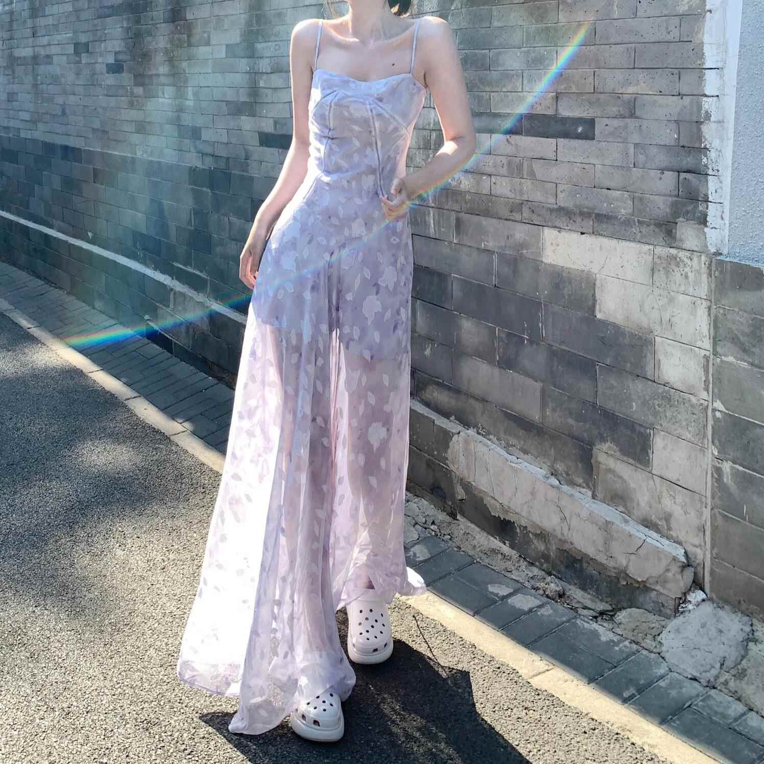 法式紫色碎花网纱吊带连衣裙女夏季收腰显瘦别致绝美海边度假长裙