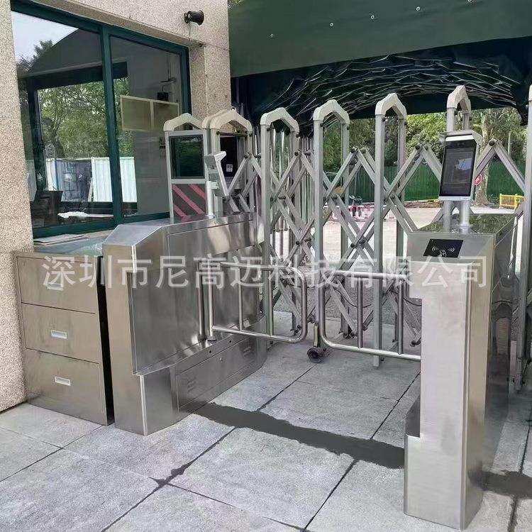 双通道自动摆闸进出口外贸英文版人脸识别闸机不锈钢电动三杆转闸