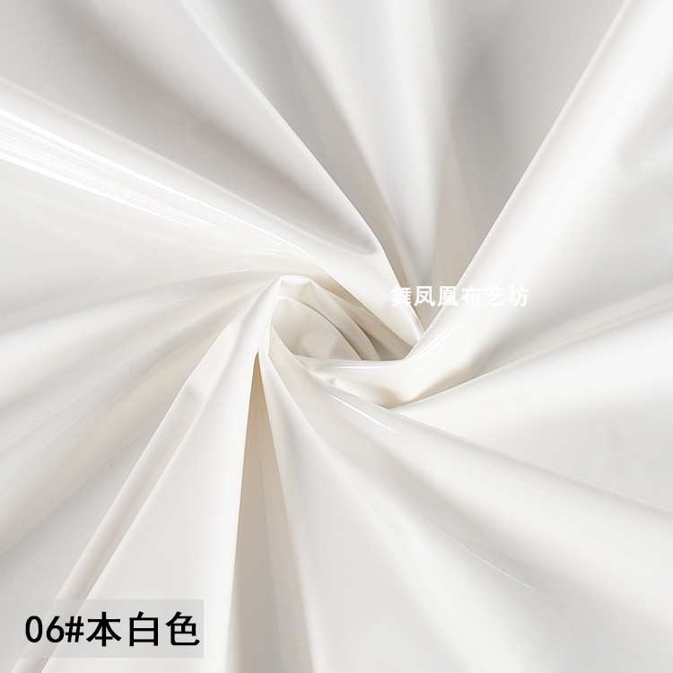 本白色超亮极滑镜面亮面柔软高弹力反光泽皮革 仿皮服装布料面料