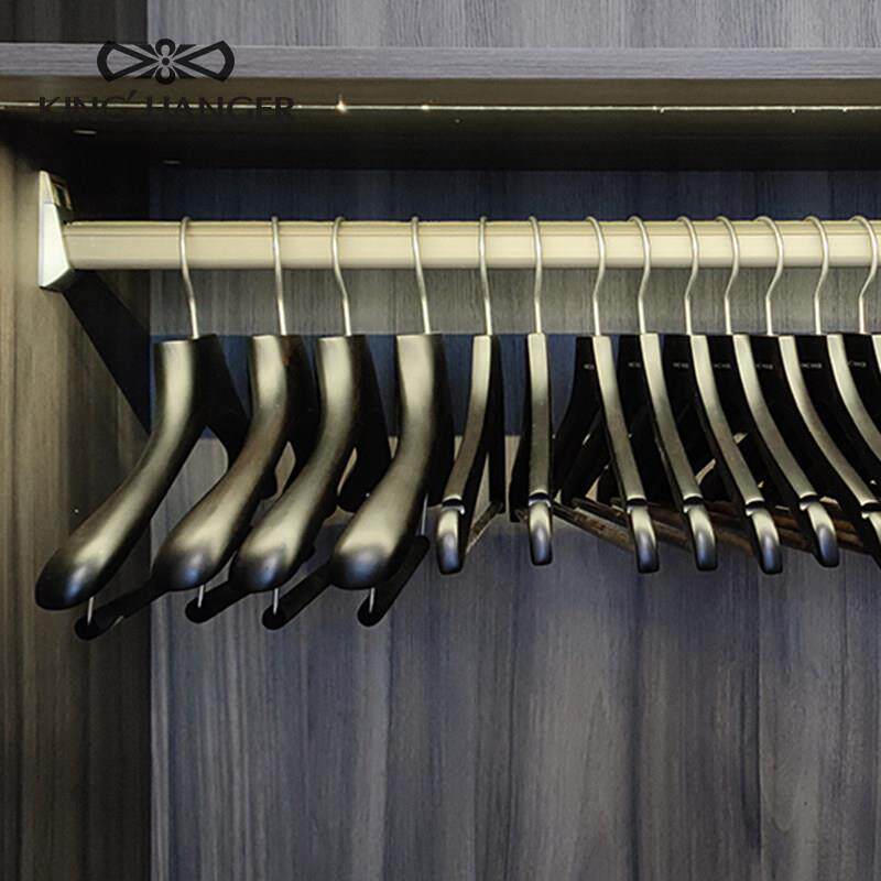 金领结黑色高端轻奢实木衣架高档家用卧室挂衣木质宽肩无痕衣挂