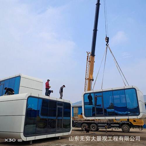 网红打卡互动民宿小屋创意民宿金属科技感太空舱制作设计安装