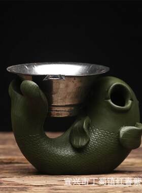 宜兴紫砂茶宠金鱼摆件手工墨绿泥鲤鱼茶漏笔架雕塑摆件工艺品