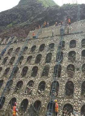 建筑提升机工程用机械爬山虎上料机高速公路护坡用