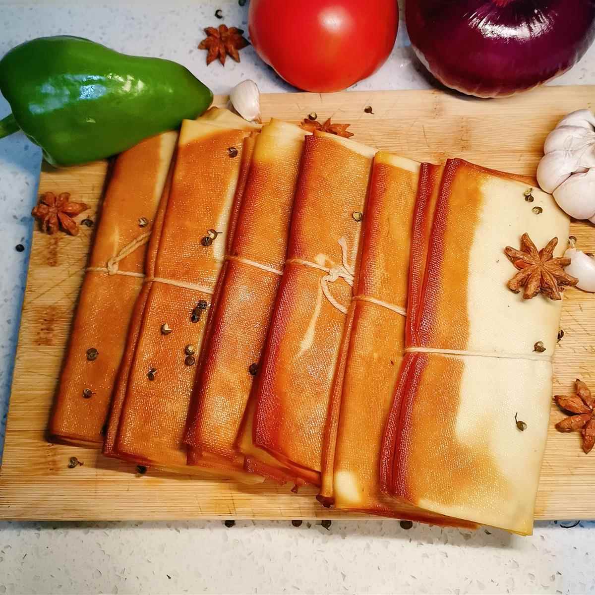 东北五香熏干豆腐卷熏制烟熏酱鸡汤干豆腐丝千张素食豆制品熟食