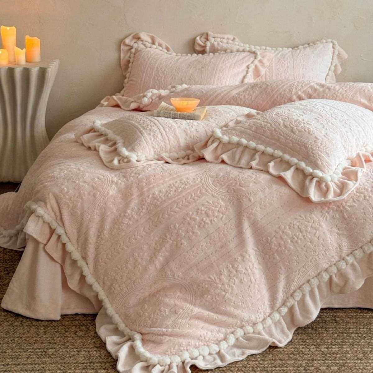 A类法式奶油风雕花绒雪貂绒四件套轻奢刺绣木耳花边被套冬季床品