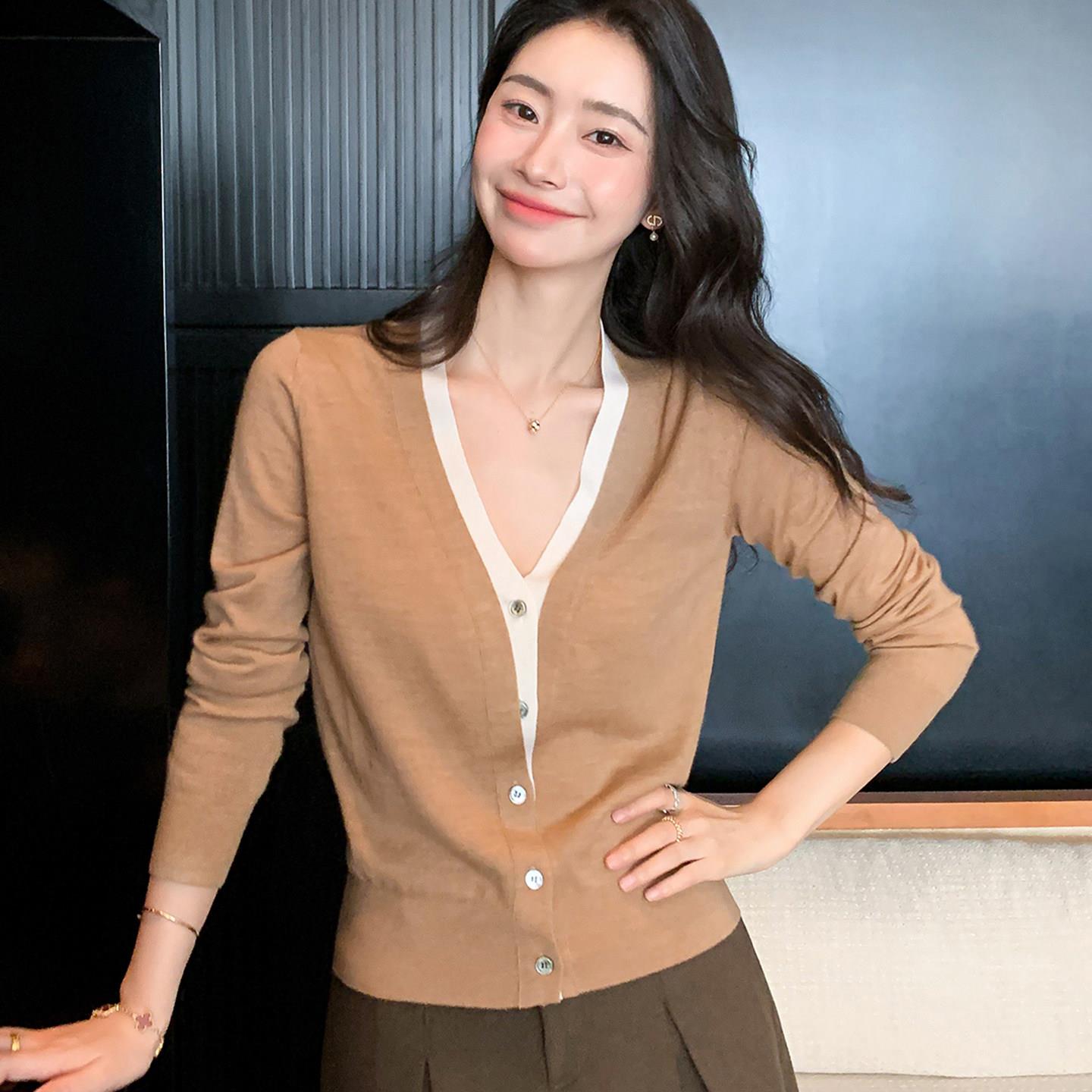 撞色假两件美丽诺精纺100纯羊毛开衫女薄款v领毛衣秋短款针织外套