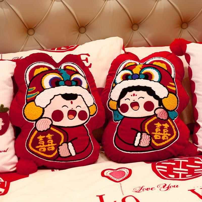 压床娃娃一对结婚喜字用抱枕婚礼佐致(收公婚房件布置仔新婚礼物