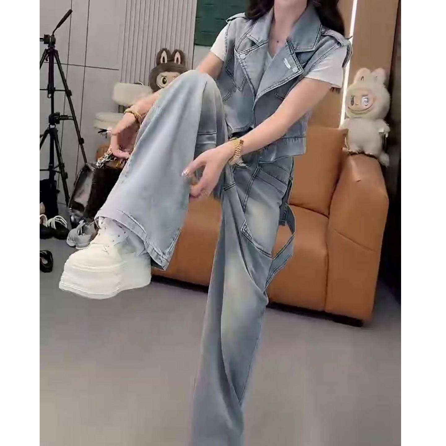 极速时尚牛仔套装女2026春季新款西装领马甲+短袖+阔腿裤显瘦三件