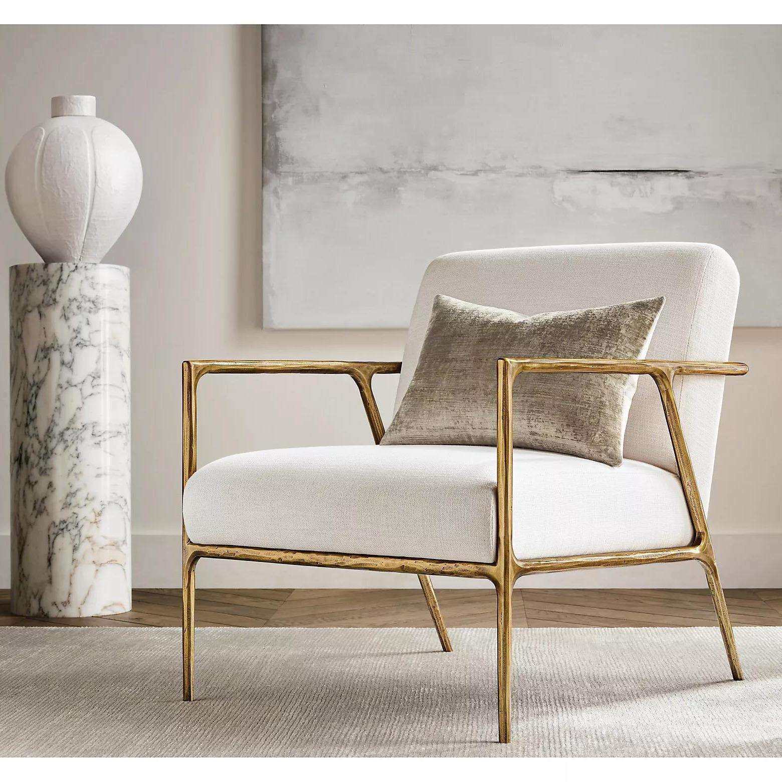 美式家用客厅真皮休闲椅意式轻奢现代简约金属锻打布艺单人沙发椅